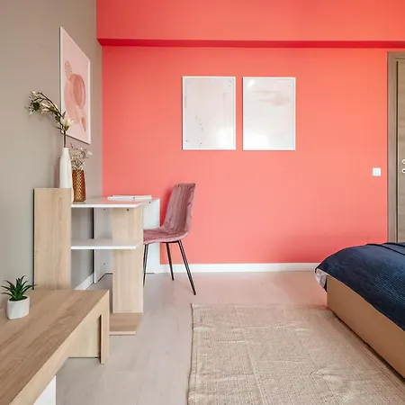 Your Artistic Escape - Azur 85 * Bukareszt